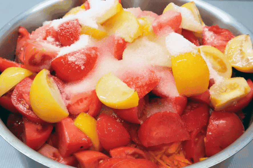 Овочевий салат на зиму зі старого бабусиного записничка: дуже смачно та соковито виходить, простий та швидкий рецепт перевірений часом