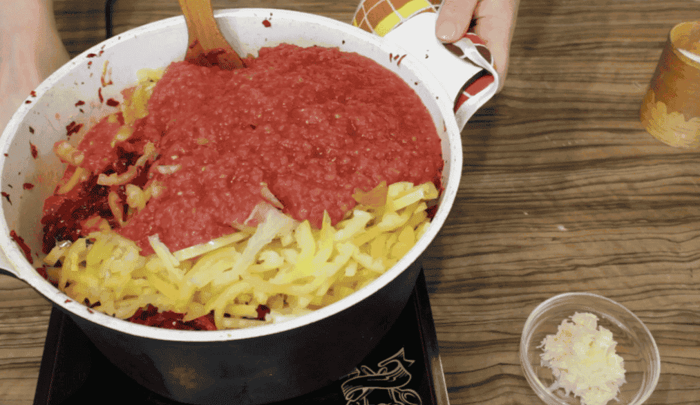 Дуже смачна і вдала борщова заправка на зиму: суперовий рецепт, який виручає, взимку борщ насиченого кольору і готую його за лічені хвилини