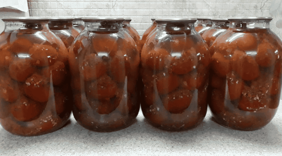 Неймовірно смачні помідори «Бомбочки»: готую в такий спосіб помідори на зиму багато років, кого пригощаю всім дуже подобаються, ділюсь рецептом