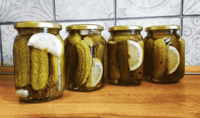 Рецепт солодкуватих, хрустких маринованих огірочків з лимоном на зиму: ділюсь вдалим рецептиком смачної заготовки