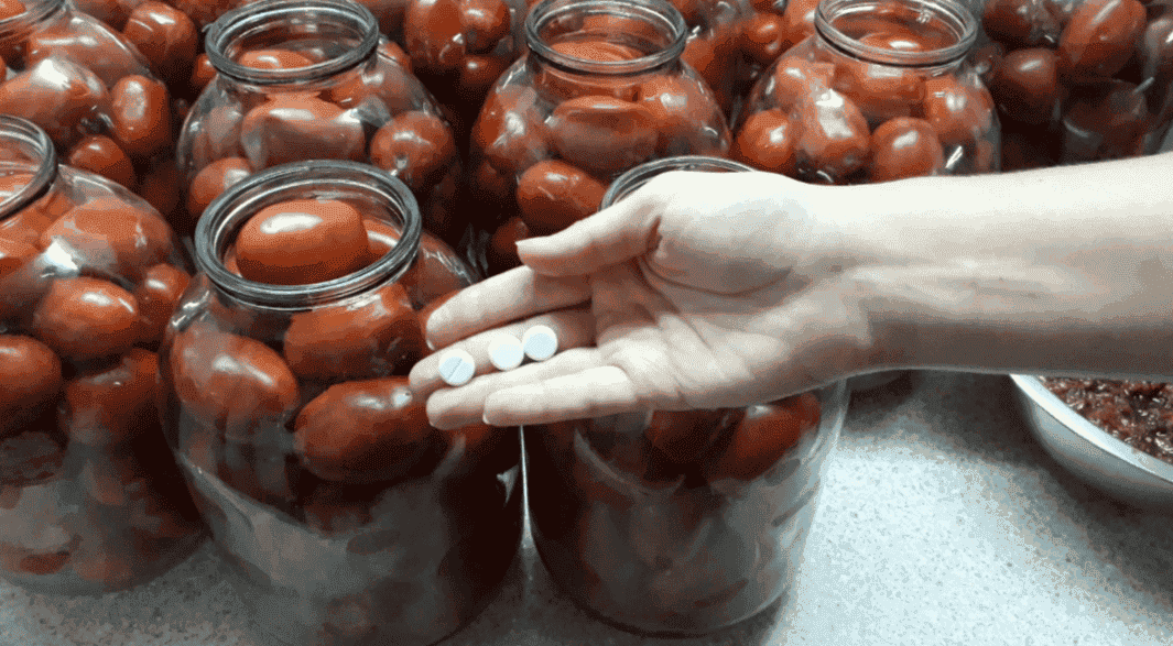 Неймовірно смачні помідори «Бомбочки»: готую в такий спосіб помідори на зиму багато років, кого пригощаю всім дуже подобаються, ділюсь рецептом