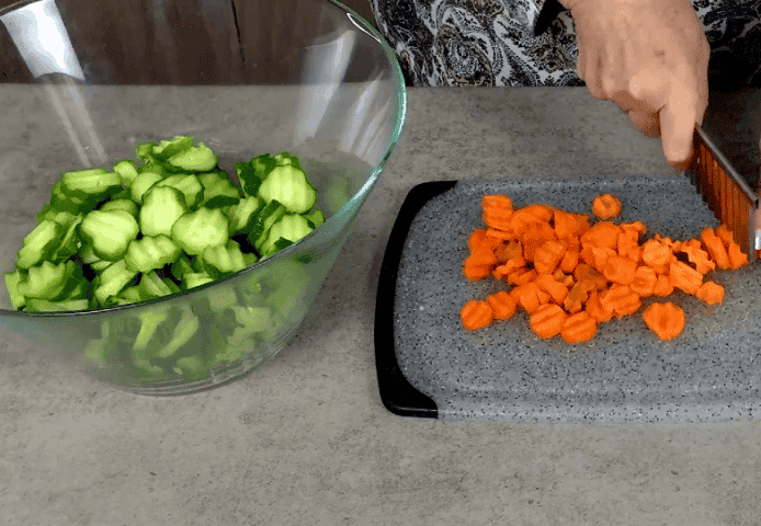 Салат "Генеральський" на зиму: цього року закриватиму побільше і Вам рекомендую закрити за цим рецептом - дуже смачно виходить