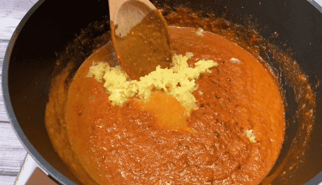 Гостро-солодкий соус зі сливами і горіхами по-грузинськи: додаю в їжу чи намазую на хліб, страви стали смачнішими в 10 раз, ділюся рецептом