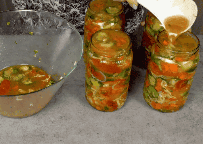 Салат "Генеральський" на зиму: цього року закриватиму побільше і Вам рекомендую закрити за цим рецептом - дуже смачно виходить