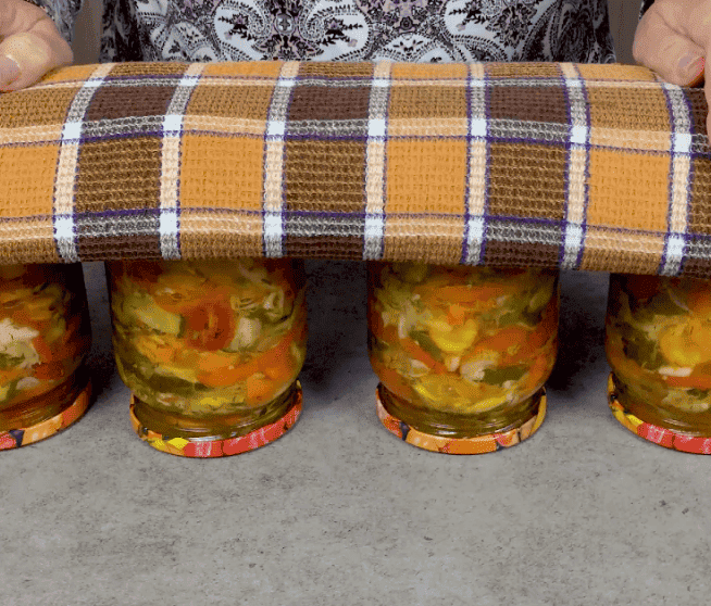 Салат "Генеральський" на зиму: цього року закриватиму побільше і Вам рекомендую закрити за цим рецептом - дуже смачно виходить