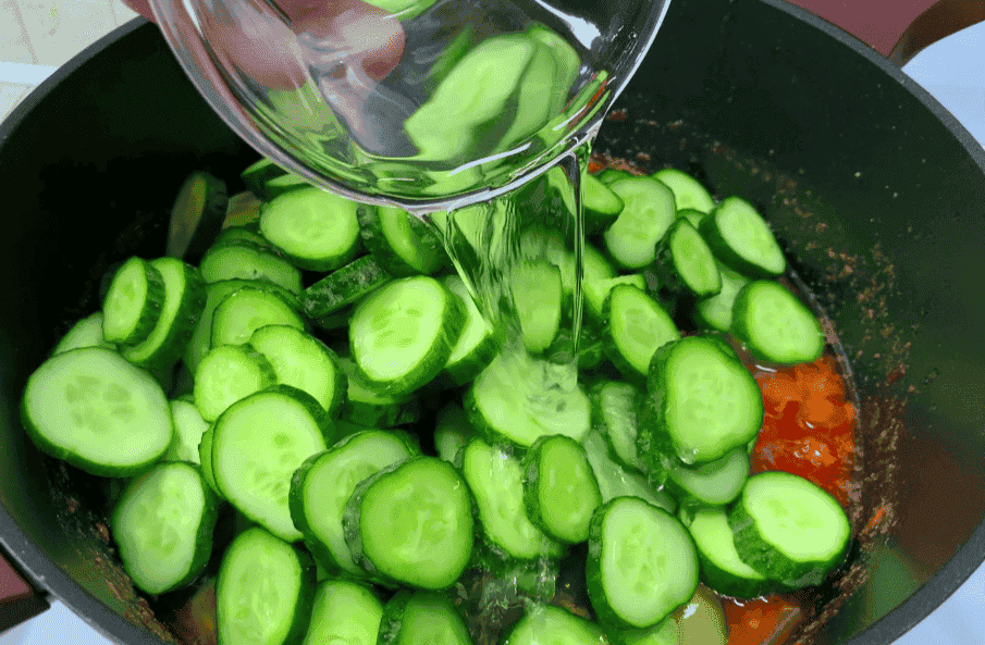 Неймовірно смачне "Лечо з огірочками" на зиму: спробувала зробити за таким рецептом, тепер роблю ще порцію поки є огірки