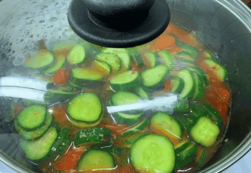 Неймовірно смачне "Лечо з огірочками" на зиму: спробувала зробити за таким рецептом, тепер роблю ще порцію поки є огірки