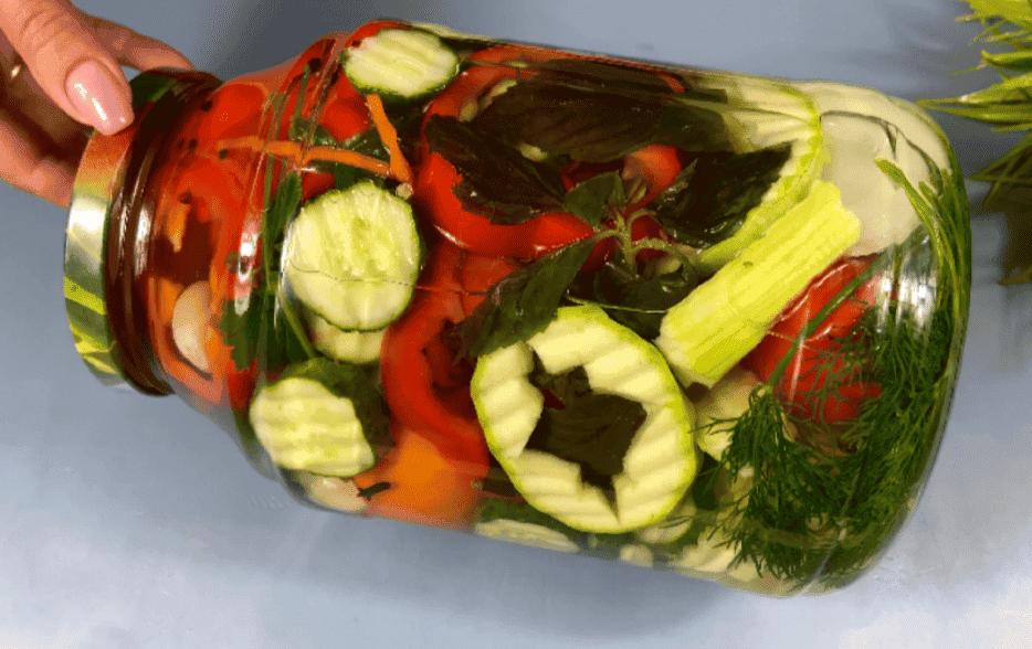 Все літо в одній банці: овочі на зиму "Пікуля" просто, смачно та красиво, рецепт без стерилізації і все прекрасно зберігається