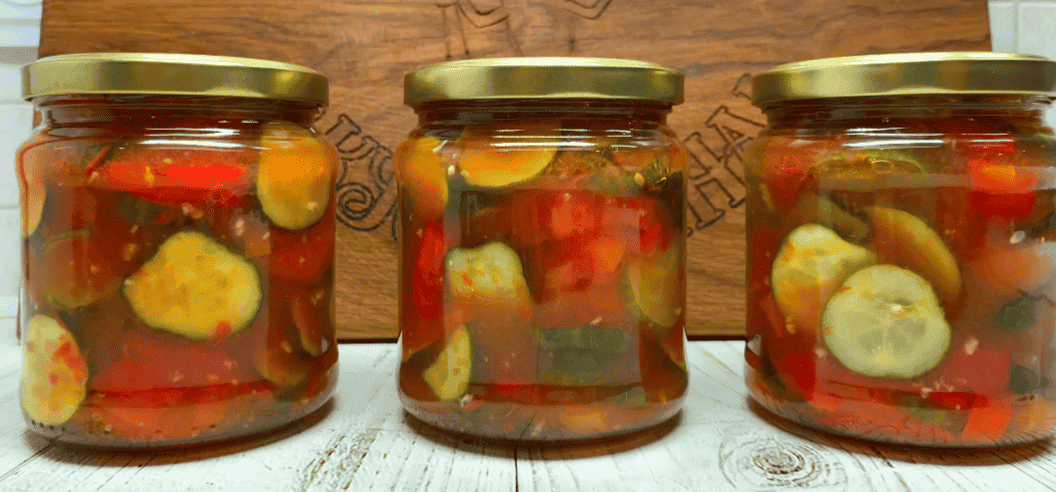 Неймовірно смачне "Лечо з огірочками" на зиму: спробувала зробити за таким рецептом, тепер роблю ще порцію поки є огірки