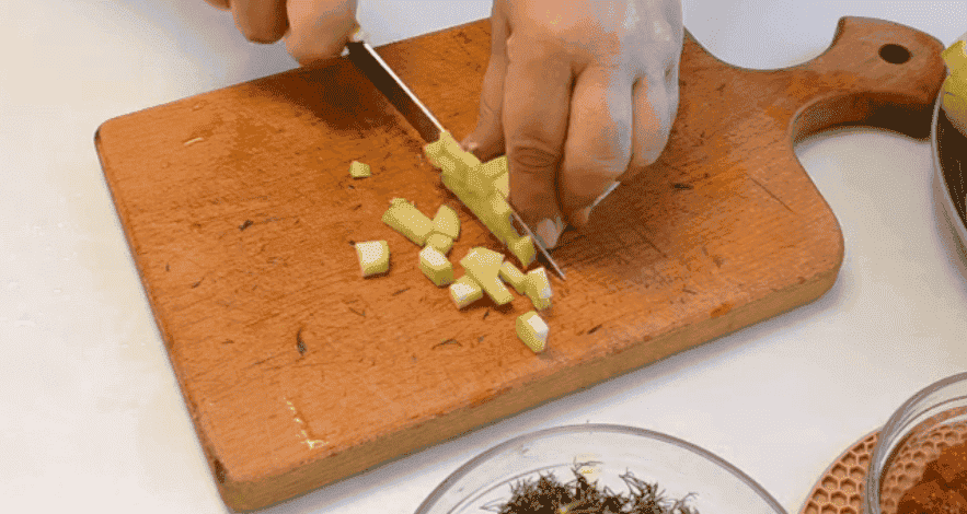 Салат "Петрівський" з кабачків на зиму: виходить дуже смачно, така заготовка стане Вашою улюбленою, зберігайте рецепт