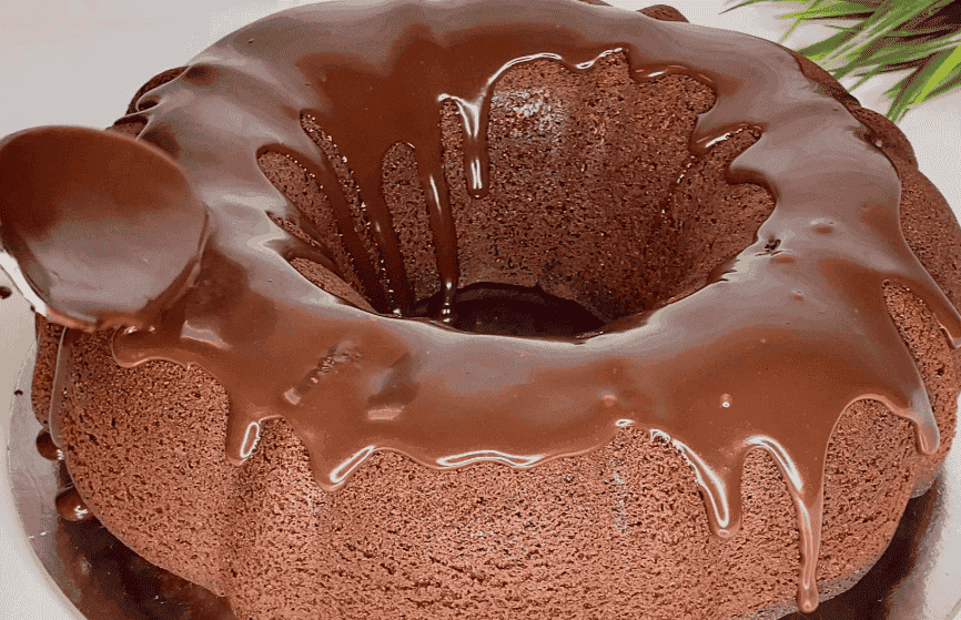 Дуже смачний шоколадний кекс на сметані: простий і швидкий у приготуванні, лише з доступних інгредієнтів