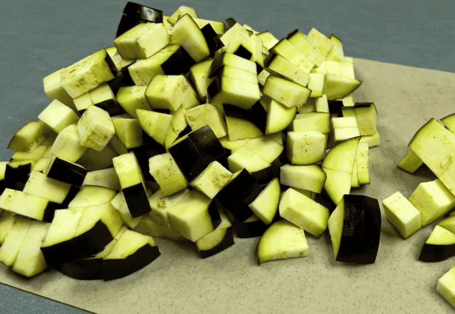 Овочевий салат з баклажанами на зиму: простий рецепт без оцту, така заготовка точно порадує взимку тих, хто любить баклажани