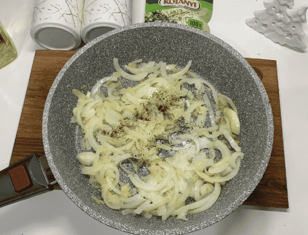 "Цибульний майонез" в домашніх умовах: спробувала в гостях, приготувала вдома, оригінальний і дуже смачний рецепт