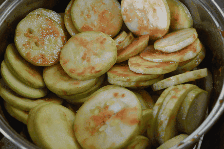 Кабачки в томаті на зиму - це найпростіший рецепт, закручую чергову партію, дуже смачно вийшло