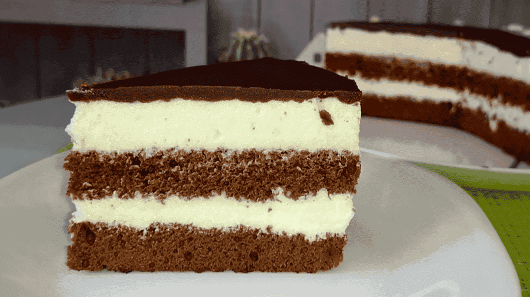 Дуже ніжний та смачний торт "Мілка": простий та доступний рецепт (у грамах і в ложках), за яким зможе приготувати кожен