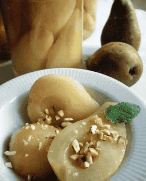 Груші в солодкому густому сиропі на зиму: найсмачніший десерт без оцту та стерилізації, закрили 7 баночок – шкода, груш мало