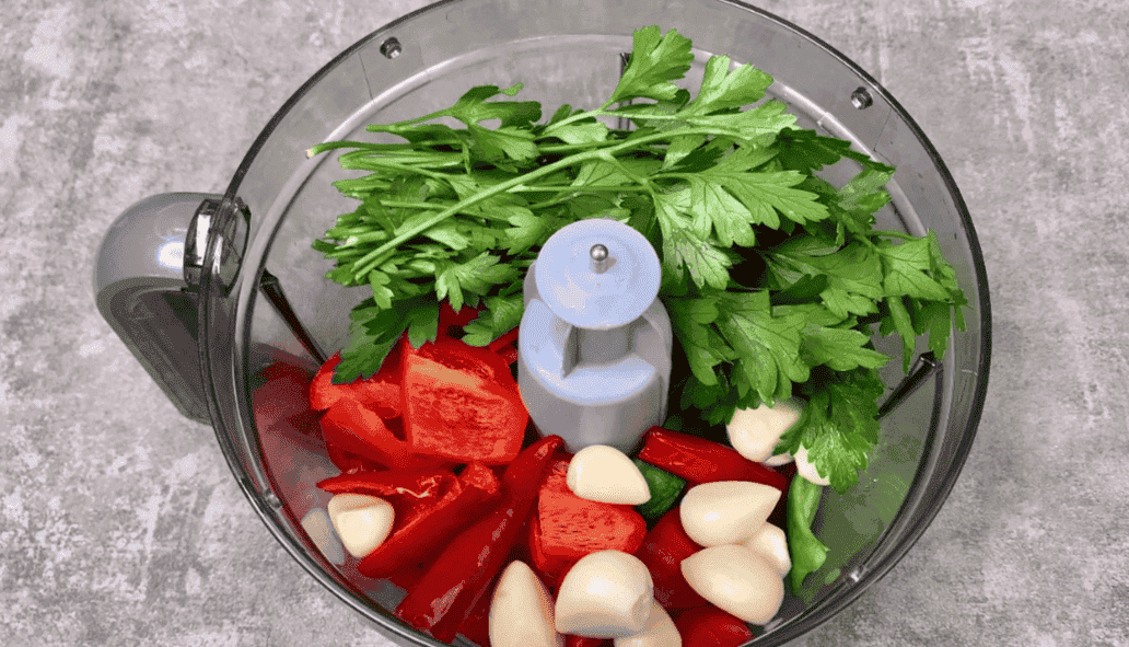 Салат із зелених помідорів на зиму "по-грузинськи": виходять дуже смачні, в міру гостренькі і зберігаються без холодильника