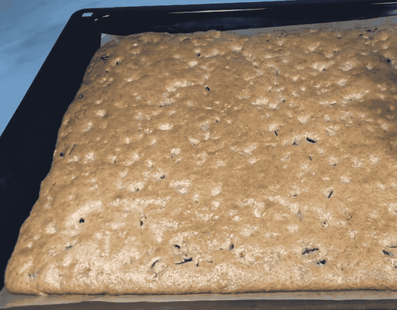 Горіховий торт “Королівський сметанник”: це торт з різним наповненням, просоченими м’якими бісквітами та найніжнішим кремом - просто божественна насолода