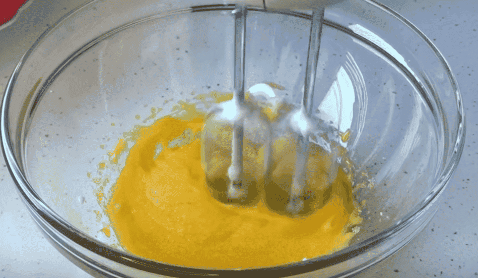 Маковий бісквіт для тортів "Завжди вдалий": виходить високий, ніжний, пишний, вологий, дуже простий у приготуванні і поєднується з будь-яким кремом