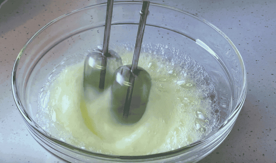 Маковий бісквіт для тортів "Завжди вдалий": виходить високий, ніжний, пишний, вологий, дуже простий у приготуванні і поєднується з будь-яким кремом