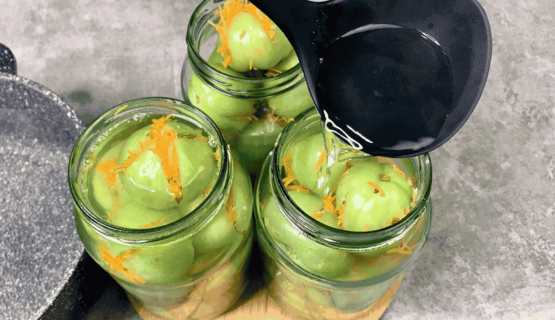 Фаршировані зелені помідори на зиму: дуже смачна заготовка, і помідори і начинка - відмінні, готується просто і зберігається без підвалу