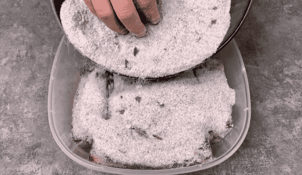 Показую, як я солю сало сухим посолом: просто, без клопоту та неймовірно смачно (шикарна закуска на всі випадки життя)