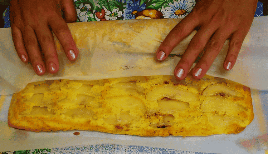 Як швидко і просто приготувати "Чудо-рулет" до чаю відразу з начинкою: раз-два і готово, ділюсь класним рецептом