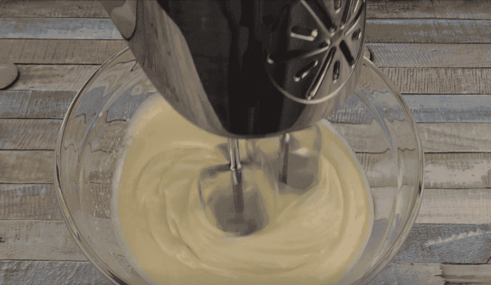 Хрусткі вафельні трубочки без вафельниці (на сковороді): готуємо швидко і з простих продуктів, а на виході справжня смакота до чаю