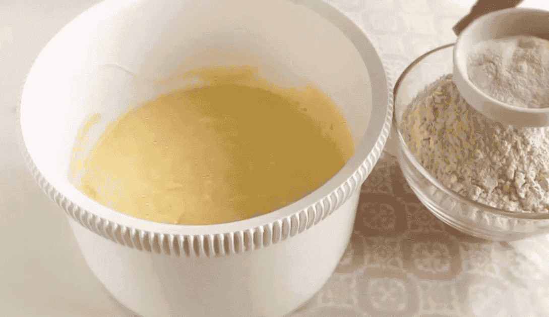 Простий горіховий торт із білковим кремом «Ведмедик», як в дитинстві: на приготування потрібно лише 30 хвилин, інгредієнти бюджетні, а виходить ну дуже смачно