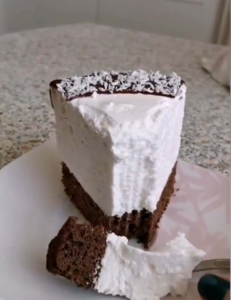 Найніжніший торт “Пташине молоко”: супер простй рецепт, ідеальна версія любимого десерту з дитинства, просто тане в роті