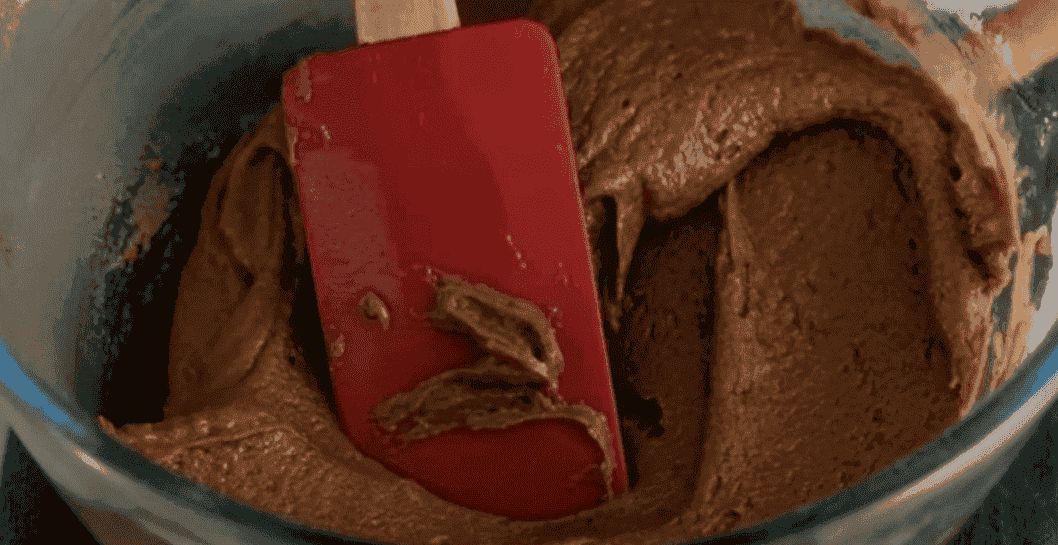 Швидкі шоколадні кекси з простих інгредієнтів: ділюсь вдалим, простим рецептом ніжної і дуже смачної випічки до чаю