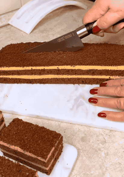 Шоколадний торт «Капучіно»: готується дуже просто, а виходить неймовірно смачно, ароматно, ніжно і соковито, готуємо бюджетний торт вихідного дня