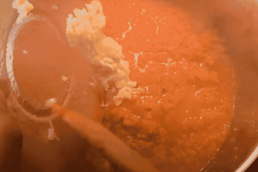 Рецепт морквяної ікри на зиму: продуктів мінімум, а смак багатий і насичений, універсальна заготовка, яка взимку виручить не раз, спробуйте обов'язково