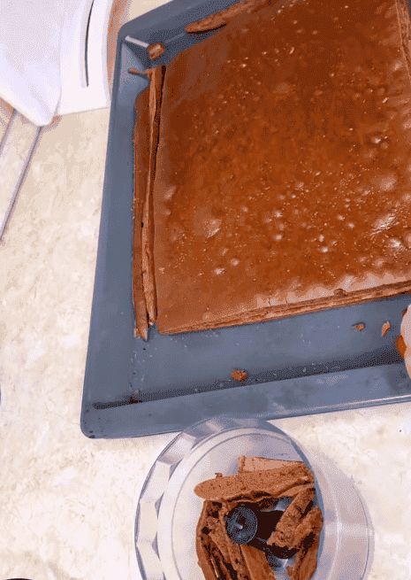 Шоколадний торт «Капучіно»: готується дуже просто, а виходить неймовірно смачно, ароматно, ніжно і соковито, готуємо бюджетний торт вихідного дня