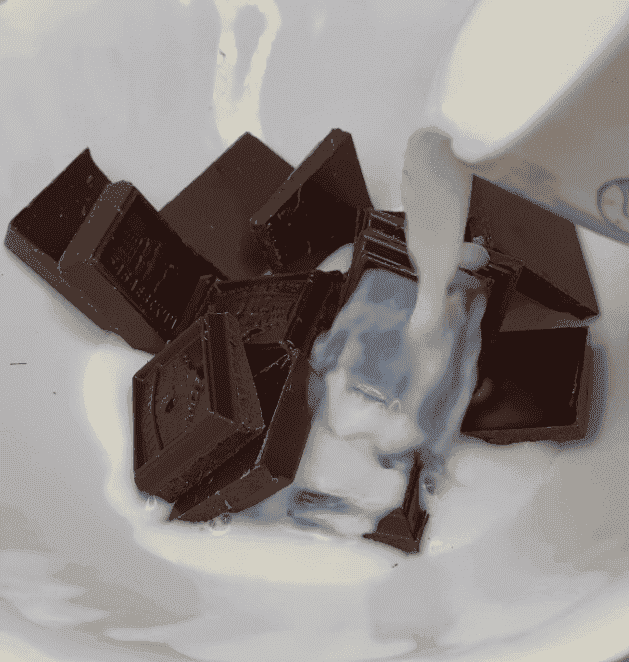 Найсмачніший торт «Пташине молоко» в домашніх умовах: приготування не займе багато часу, а виходить так ніжно, ароматно і божественно смачно, зберігайте рецепт