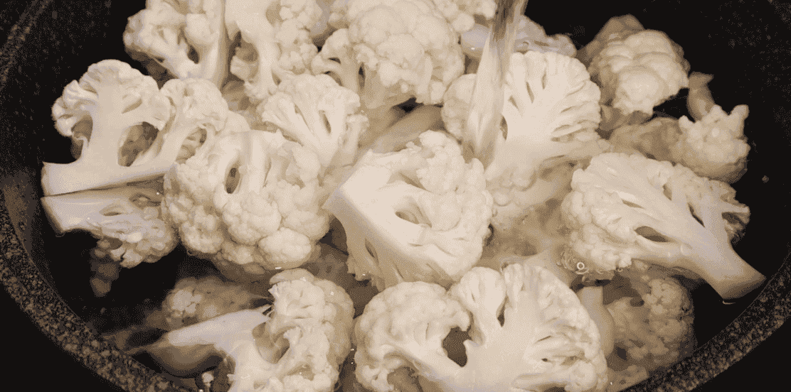 Цвітна маринована капуста в томатному соусі на зиму: готувати точно треба побільше, закінчується така смачна заготовка дуже швидко