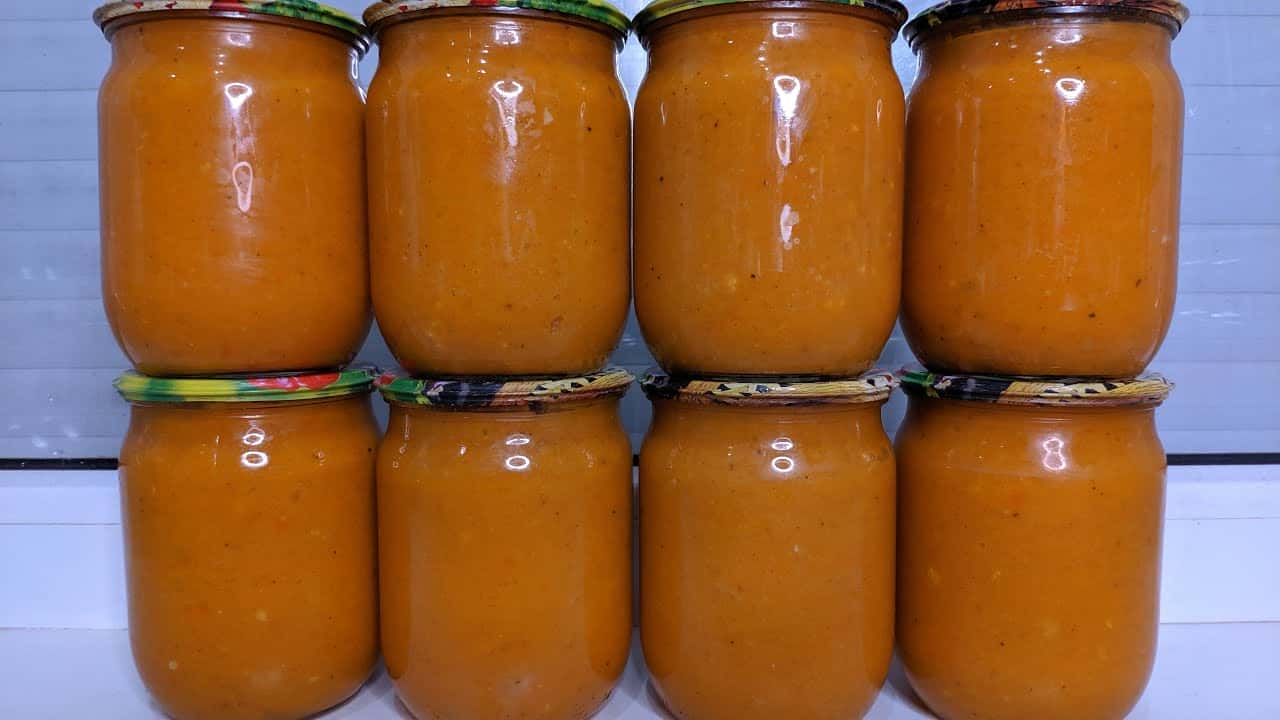 Неймовірна кабачкова ікра на зиму: така густенька, що "ложка стоїть", подобається всім хто її пробує, записуйте рецепт