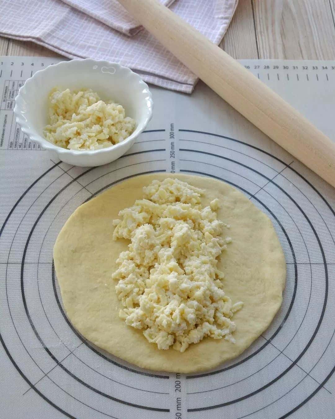 Як приготувати "Хачапурі по-аджарськи" в домашніх умовах: виходить нереально смачно, а готується дуже просто і легко