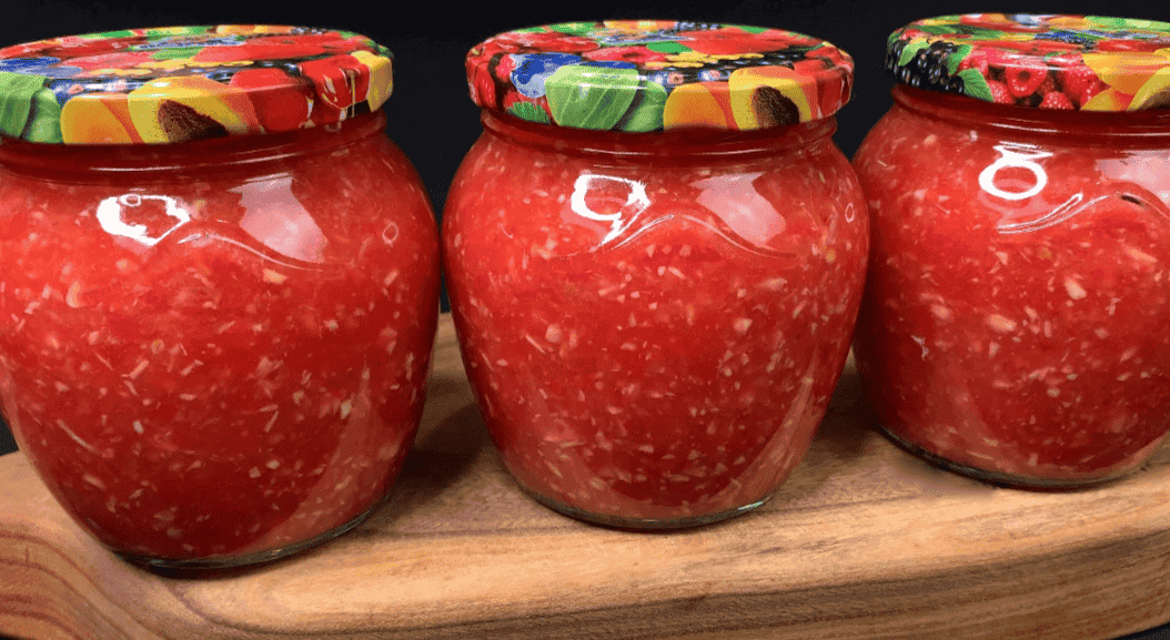 Готую нашу улюблену сиру "Хріновину" на зиму: всього за 10 хвилин, без оцту та варіння, виходить злегка гостренька, приємна та дуже смачна