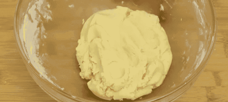 Простий горіховий торт із білковим кремом «Ведмедик», як в дитинстві: на приготування потрібно лише 30 хвилин, інгредієнти бюджетні, а виходить ну дуже смачно