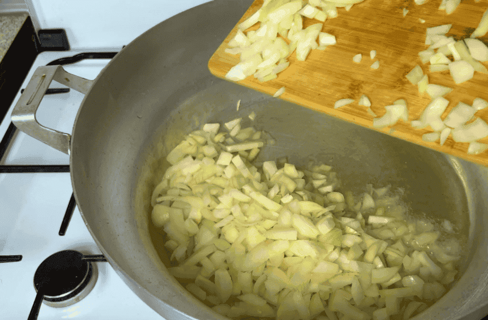 Ікра з баклажанів (шматочками) на зиму: рецепт без стерилізації, моя обов'язкова щорічна заготовка (банки зберігаю у шафі на кухні)
