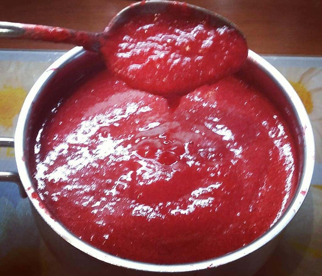 Пряний, кисло-солодкий соус на зиму із КИЗИЛУ та СЛИВ: виходить неймовірно смачний і ароматний, взимку до м'яса справжня насолода