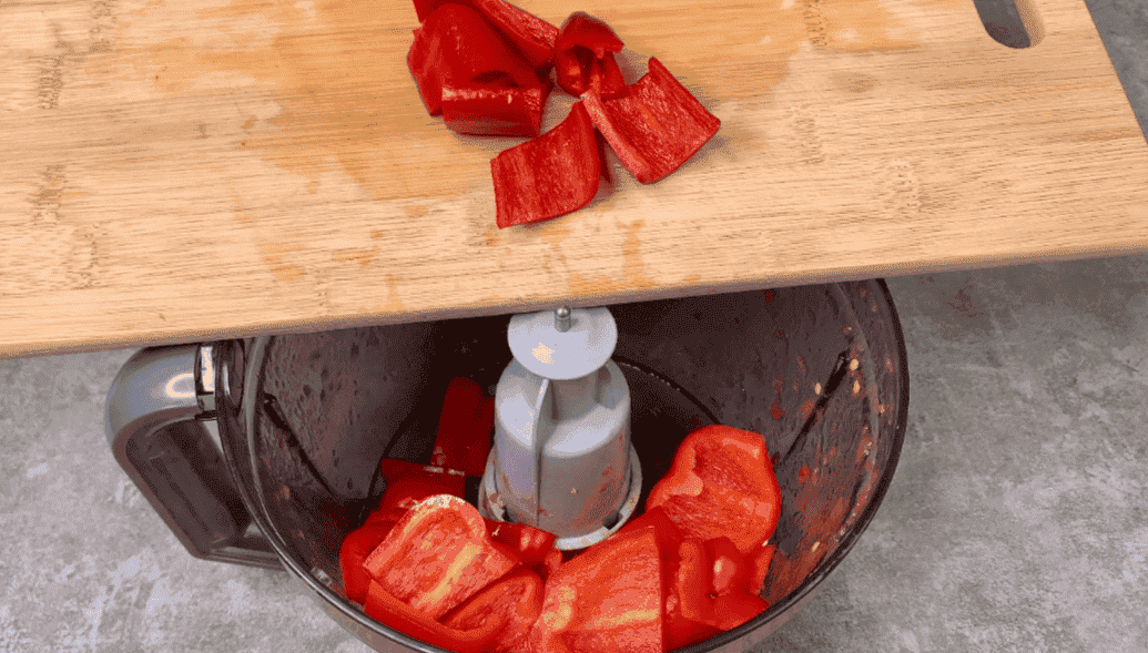 Готую нашу улюблену сиру "Хріновину" на зиму: всього за 10 хвилин, без оцту та варіння, виходить злегка гостренька, приємна та дуже смачна