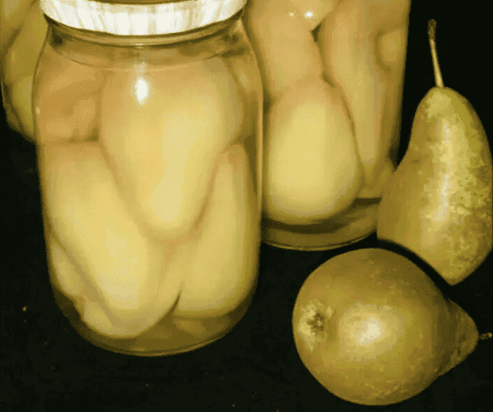 Груші в солодкому густому сиропі на зиму: найсмачніший десерт без оцту та стерилізації, закрили 7 баночок – шкода, груш мало