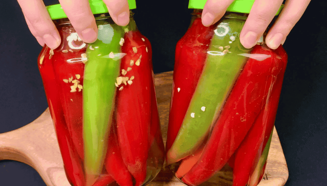 Найпростіший рецепт заготовки гострого перцю на зиму: витрачаю 15 хвилин і всю зиму використовую в салатах, маринадах і як закуску подаю