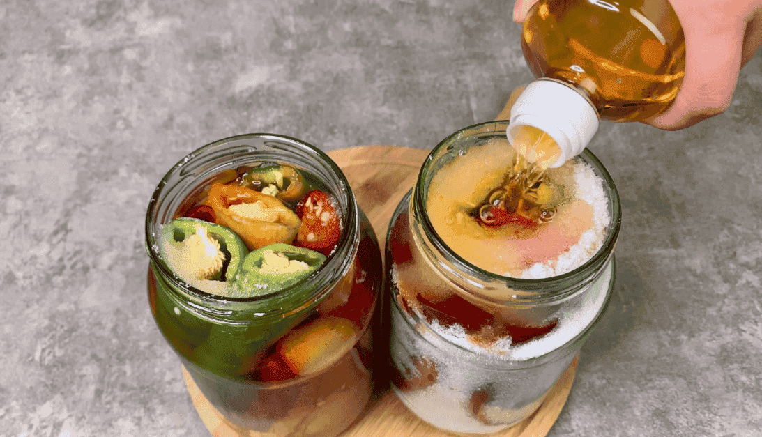 Найпростіший рецепт заготовки гострого перцю на зиму: витрачаю 15 хвилин і всю зиму використовую в салатах, маринадах і як закуску подаю