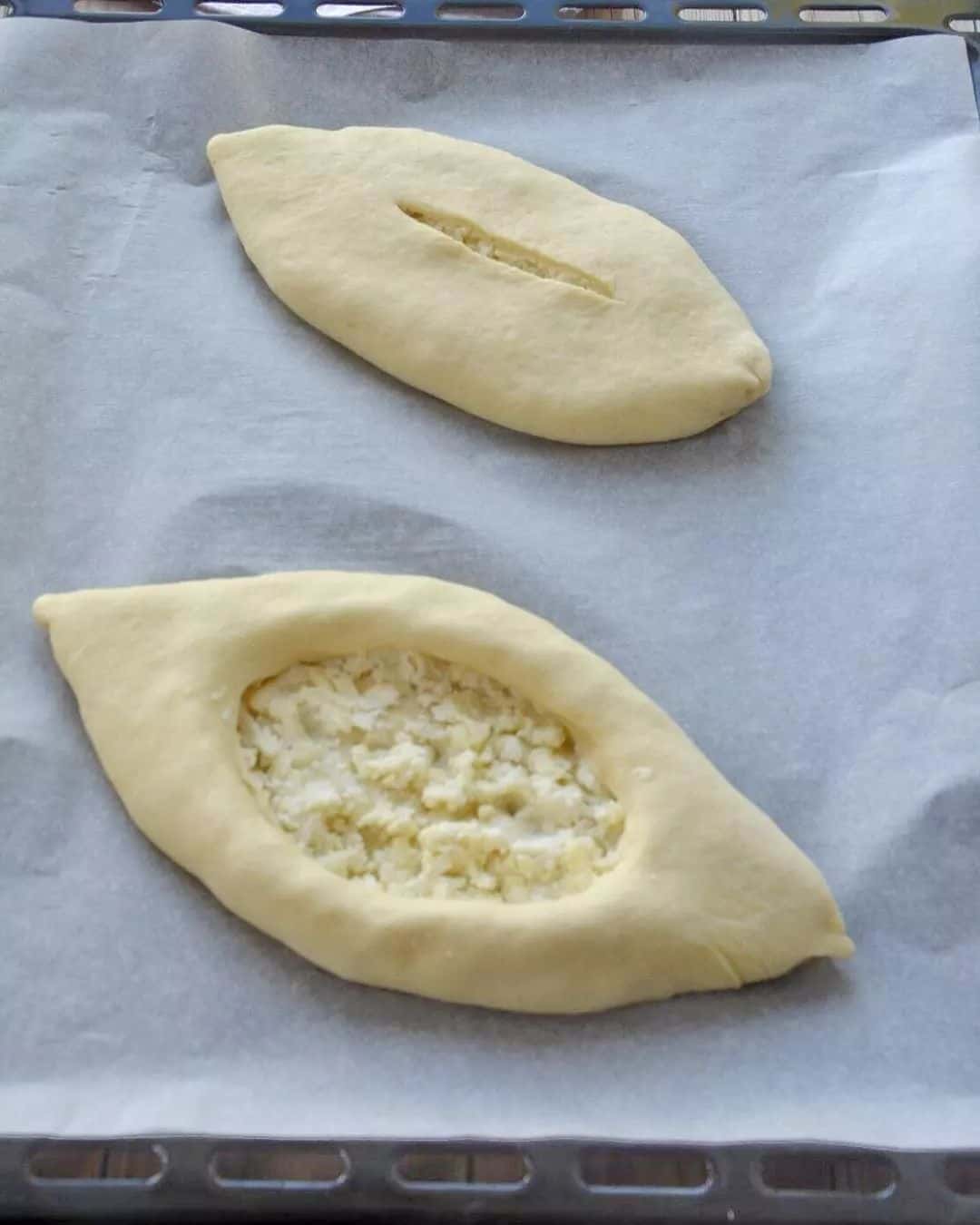 Як приготувати "Хачапурі по-аджарськи" в домашніх умовах: виходить нереально смачно, а готується дуже просто і легко