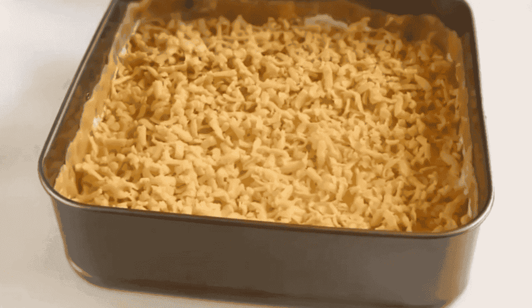 Простий горіховий торт із білковим кремом «Ведмедик», як в дитинстві: на приготування потрібно лише 30 хвилин, інгредієнти бюджетні, а виходить ну дуже смачно