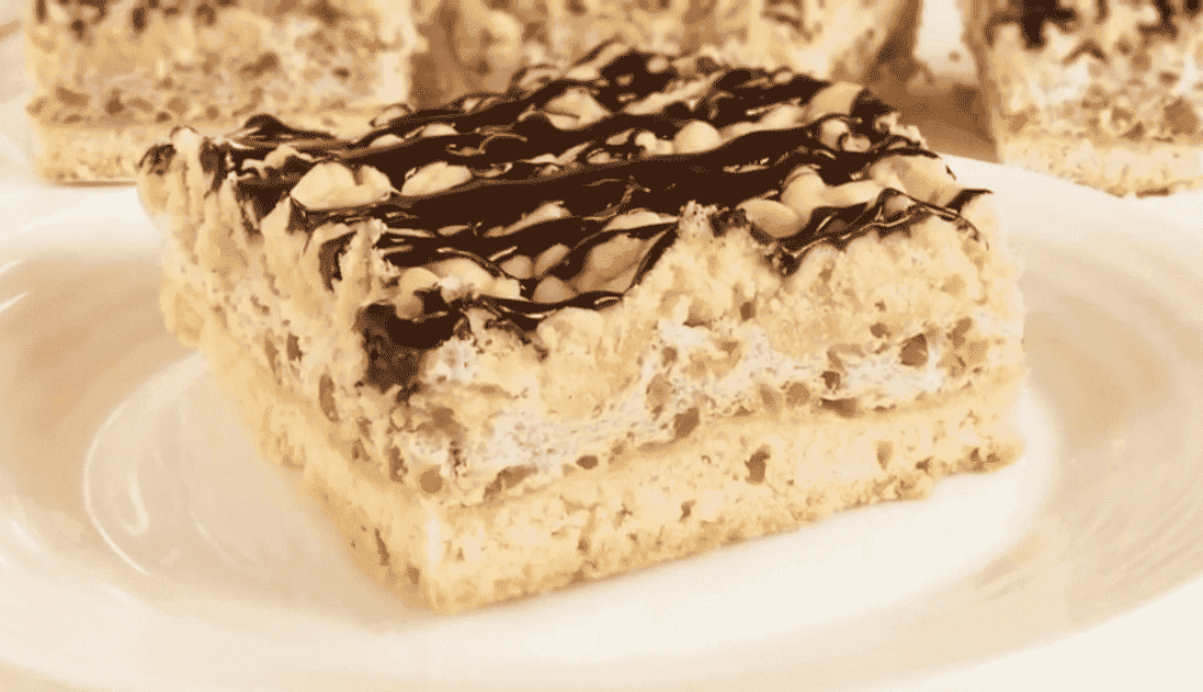 Простий горіховий торт із білковим кремом «Ведмедик», як в дитинстві: на приготування потрібно лише 30 хвилин, інгредієнти бюджетні, а виходить ну дуже смачно