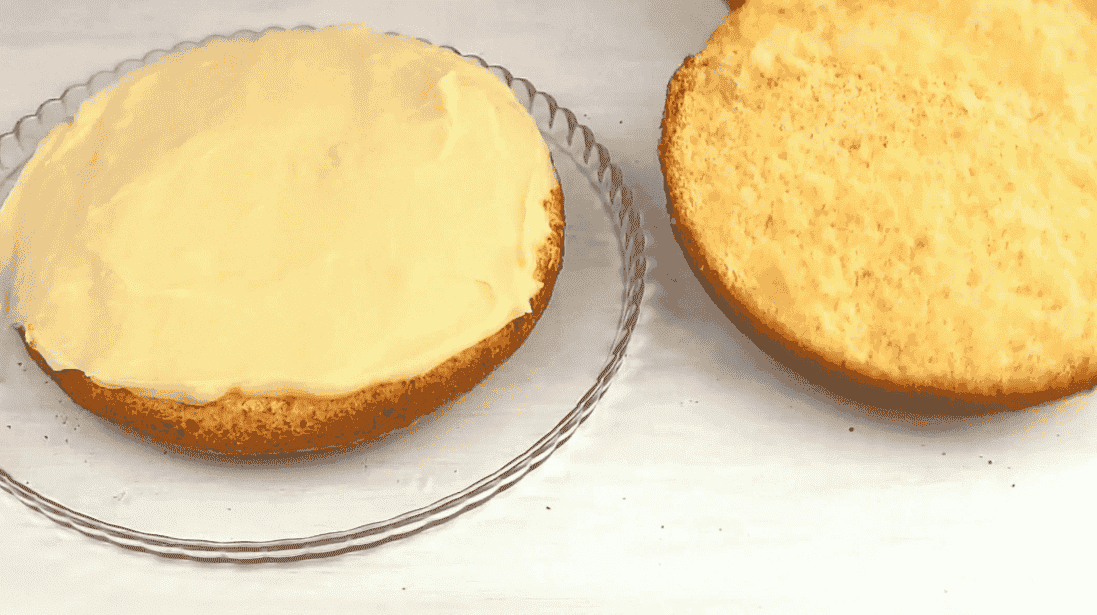 Найсмачніший і бюджетний торт "Чародійка" із заварним кремом: готується дуже швидко, а за смаком не зрівняється жоден магазинний